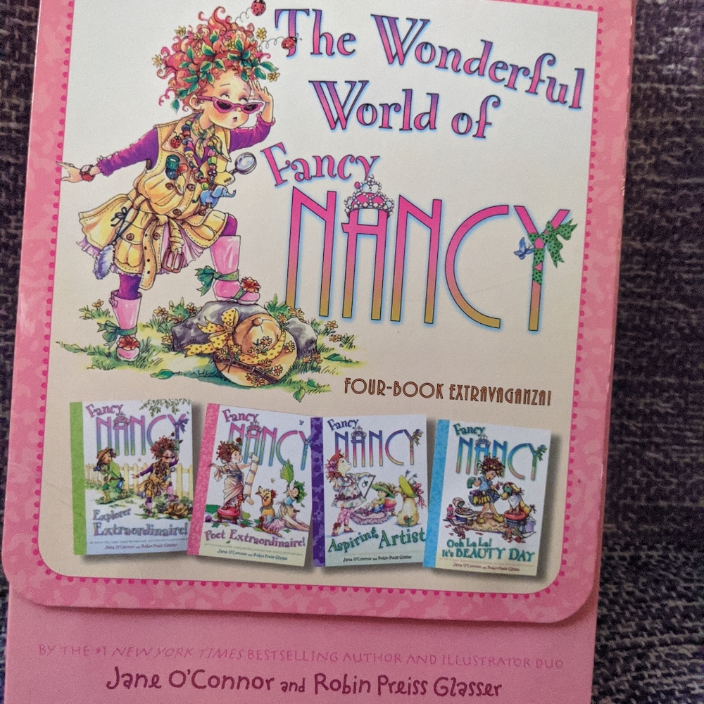 The Wonderful World of Fancy Nancy Book Set